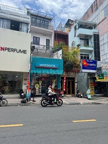 Bán gấp nhà MT Nguyễn Tri Phương đoạn đẹp 4m x 25m vuông vức giá 33 tỷ