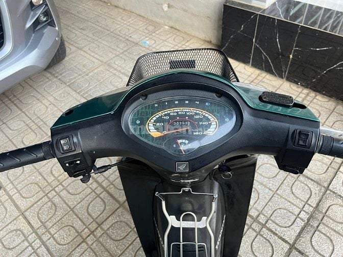 NHÀ DƯ DÙNG CẦN BÁN LẠI XE HONDA  FU 2 ĐỜI 2005 ( BS TP HCM ) 