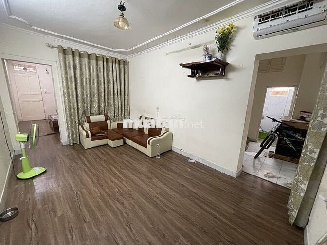 🏦 PHẢI NHANH MỚI KỊP Ạ-HIẾM- MẶT PHỐ- TẬP THỂ TẦNG 1-CÓ SÂN ĐỂ XE RỘNG