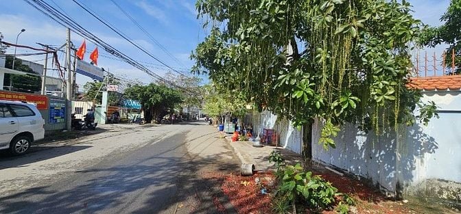 Cho thuê nhà diện tích lớn tại 69 Lê Văn Lương, Phước Kiển, Nhà Bè