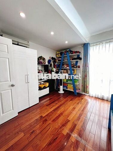 Vào luôn CT1 Sudico Mỹ Đình Sông Đà 125m2 4PN full đồ đẹp giá 19tr/th