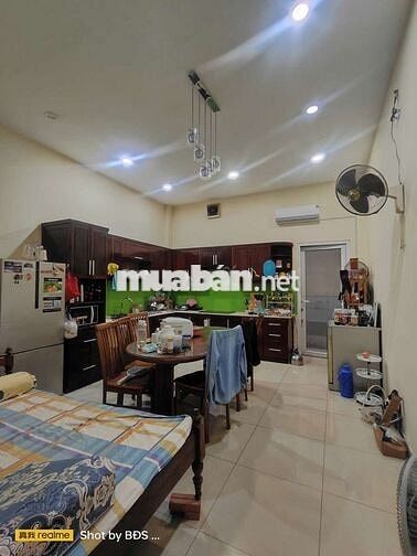 Cho thuê nhà MT 6pn, 4 máy lạnh 28tr/ tháng