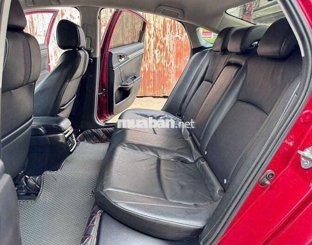 Honda Civic RS Đỏ 5 chỗ