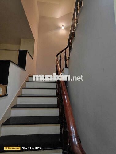 Cho thuê nhà MT 6pn, 4 máy lạnh 28tr/ tháng