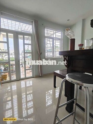 Cho thuê nhà MT 6pn, 4 máy lạnh 28tr/ tháng