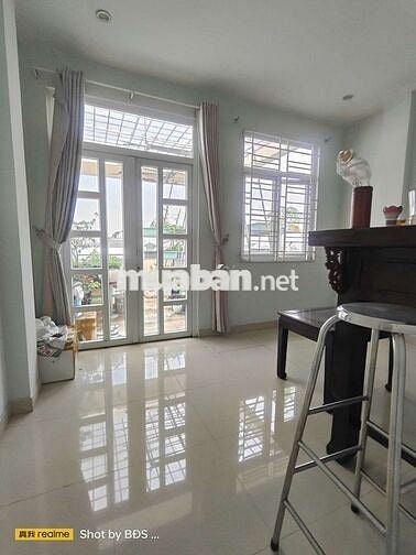 Cho thuê nhà MT 6pn, 4 máy lạnh 28tr/ tháng