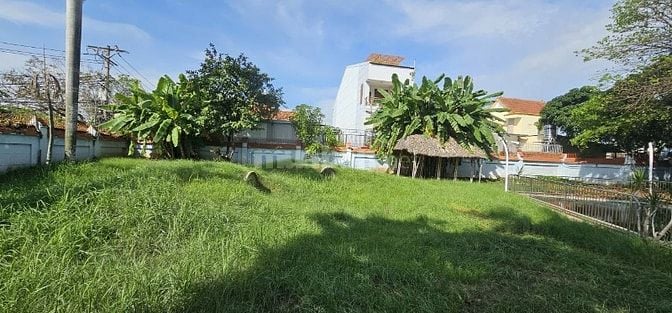 Cho thuê nhà diện tích lớn tại 69 Lê Văn Lương, Phước Kiển, Nhà Bè