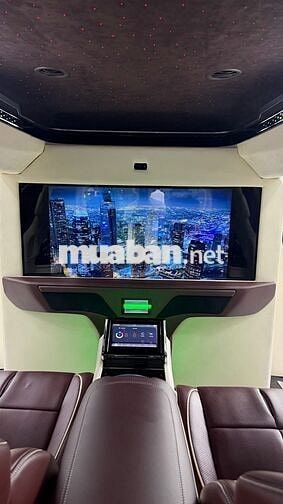 Kia Carnival Royal VIP 2023 Đỏ trắng