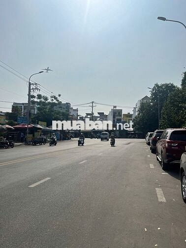 Cho thuê nhà góc 2 mặt tiền đường Nguyễn văn luông 16x16m kd sầm uất