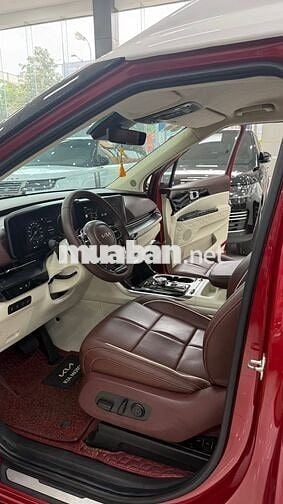 Kia Carnival Royal VIP 2023 Đỏ trắng