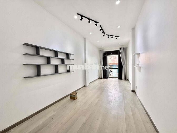 Cho Thuê Nhà Nguyên Căn 1Trệt + 2Lầu + 1ST 2PN 3WC Ngay Đoàn Văn Bơ Q4