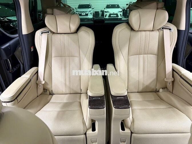 Bán Toyota Alphard sản xuất 2022, sơn Zin 99%.