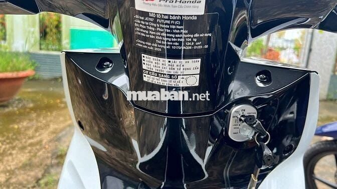 Futurre lead trắng đen mới