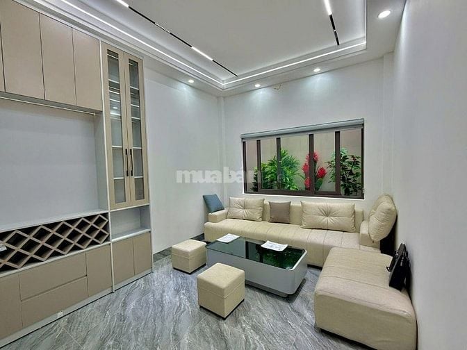 Bán nhà phố Chùa Láng ô tô thang máy thoáng trước sau, 43m2, 5t.