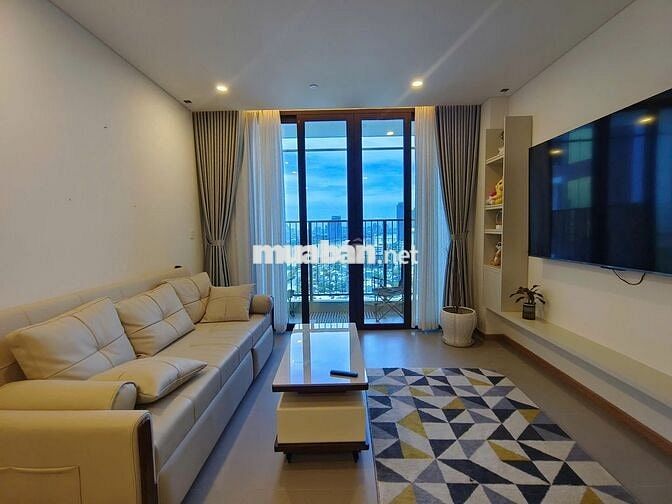 Căn hộ cho thuê tầng 20 – view trực diện thành phố & pháo hoa