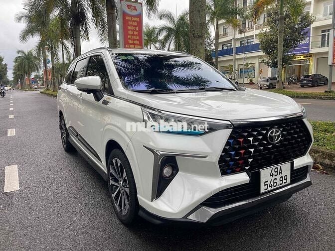 Toyota Veloz Cross Top Trắng nhập khẩu