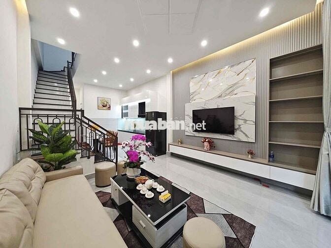 NHÀ 2 tầng kiệt ĐIỆN BIÊN PHỦ cách đường gần 50m full nội thất