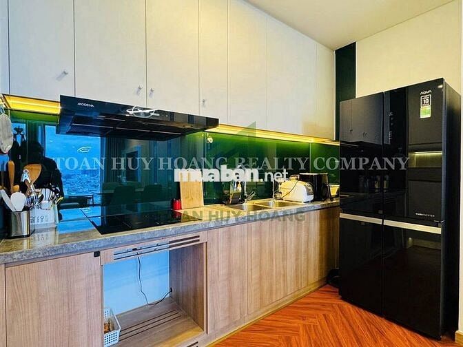 Cho thuê view sông Hàn – tầng 8, 3 view đẹp(thành phố, biển, pháo hoa)