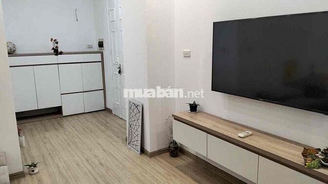 Bán căn hộ KĐT Việt Hưng 84m 3 ngủ tầng đẹp thoáng nội thất ok 5,59 ty