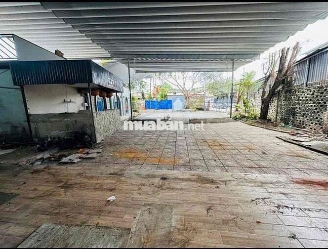 Cho thuê mặt bằng 600m2 ở đường Nguyễn Văn Linh gần chợ Hưng Lợi