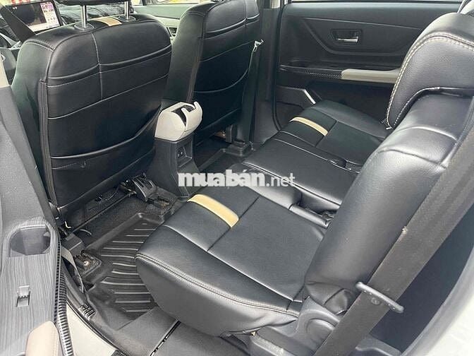 Toyota Veloz Cross Top Trắng nhập khẩu