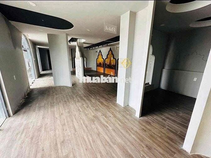 Cho thuê mặt bằng 600m2 ở đường Nguyễn Văn Linh gần chợ Hưng Lợi