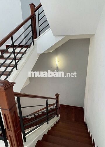 NHÀ 2 MẶT TIỀN KHU HOÀNG VIỆT DT: 8X17M TRỆT 2 LẦU SÂN THƯỢNG CHO THUÊ