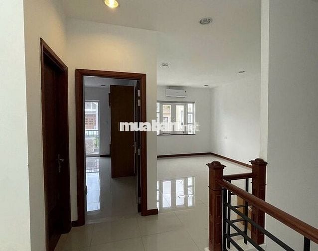 NHÀ 2 MẶT TIỀN KHU HOÀNG VIỆT DT: 8X17M TRỆT 2 LẦU SÂN THƯỢNG CHO THUÊ