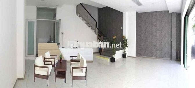 Văn phòng dt sử dụng 100m2 Gần Trung tam Q1