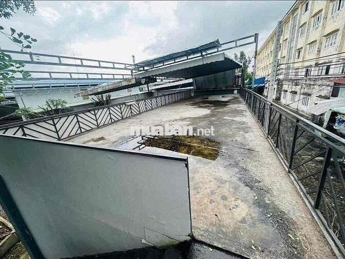 Cho thuê mặt bằng 600m2 ở đường Nguyễn Văn Linh gần chợ Hưng Lợi