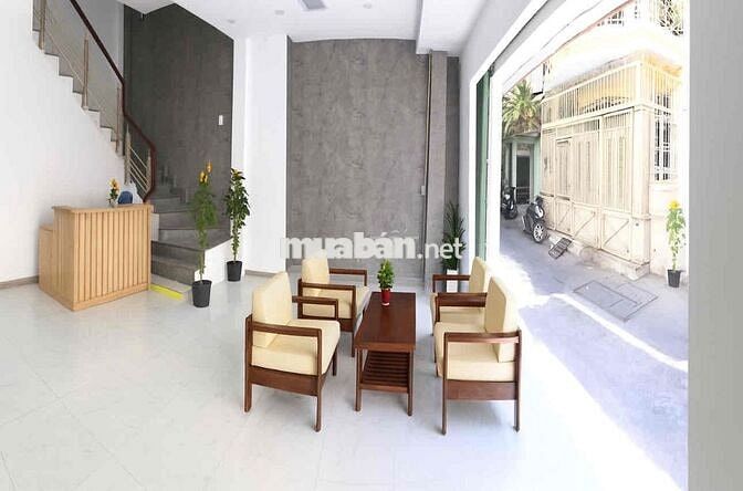 Văn phòng dt sử dụng 100m2 Gần Trung tam Q1