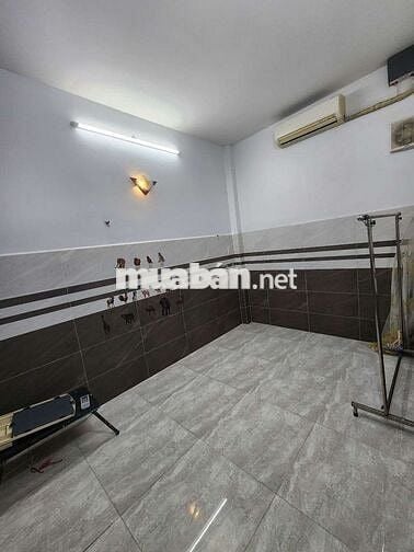 Hàng Hiếm, 4 x 14 hẻm xe hơi, sổ riêng, giá 3 tỷ 790tr thương lượng