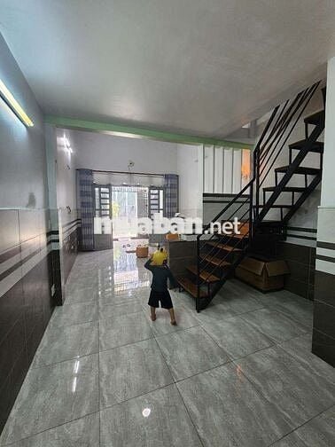 Hàng Hiếm, 4 x 14 hẻm xe hơi, sổ riêng, giá 3 tỷ 790tr thương lượng