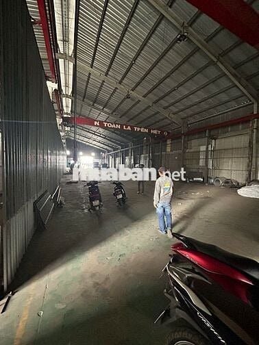 CHO THUÊ XƯỞNG 300M2 MẶT TIỀN QL1A, BÌNH TÂN – CÓ CẨU TRỤC 5 TẤN