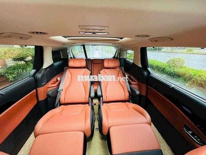 KIA Carnival 2022 Trắng 7 chỗ