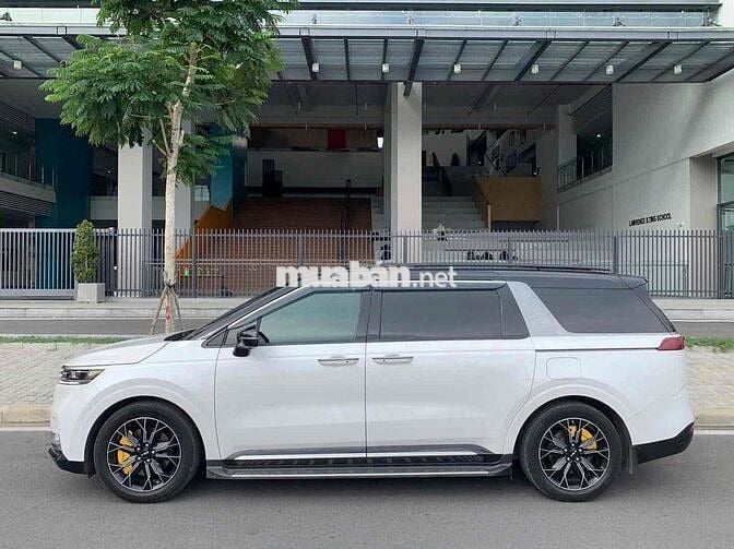 KIA Carnival 2022 Trắng 7 chỗ