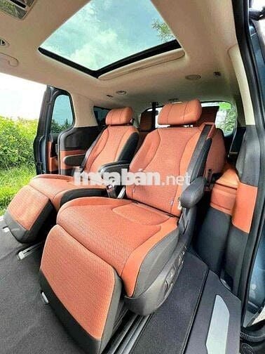 KIA Carnival 2022 Trắng 7 chỗ