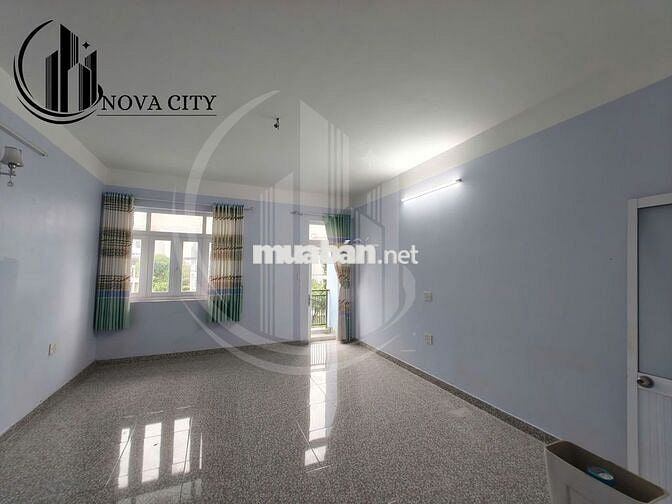 Khai trương phòng ban công, máy lạnh, kệ bếp đường Phạm Hùng