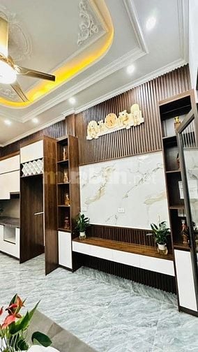 Cc bán nhà mới Đầm Trấu 35m, 5 tầng, ful đồ 7.5 tỷ