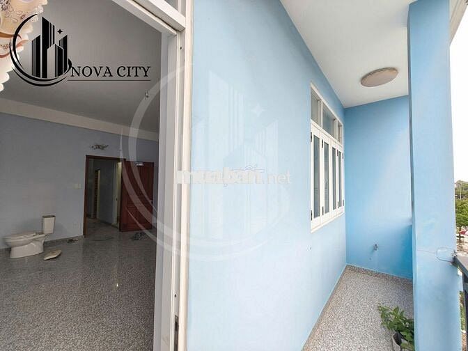 Khai trương phòng ban công, máy lạnh, kệ bếp đường Phạm Hùng