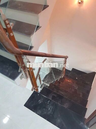 Nhà phố trệt 2 lầu. Có 4Pn 3wc. Dân cư hiện hữu. Mặt tiền 6m hẻm thông