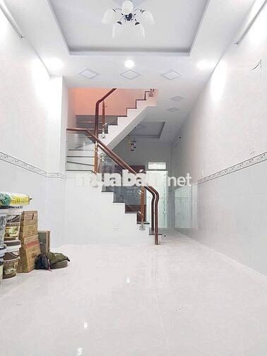 Nhà phố trệt 2 lầu. Có 4Pn 3wc. Dân cư hiện hữu. Mặt tiền 6m hẻm thông