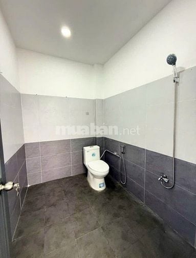 Tôi cần bán căn nhà mặt tiền NHỰA ở Khu phố Gia Tân Trảng Bàng 680TR