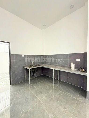 Tôi cần bán căn nhà mặt tiền NHỰA ở Khu phố Gia Tân Trảng Bàng 680TR