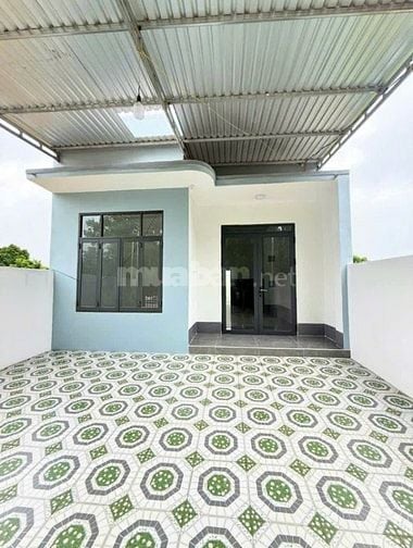 Tôi cần bán căn nhà mặt tiền NHỰA ở Khu phố Gia Tân Trảng Bàng 680TR