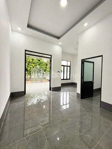 Tôi cần bán căn nhà mặt tiền NHỰA ở Khu phố Gia Tân Trảng Bàng 680TR