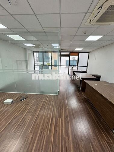 🔥Gần vòng xoay CMT8, nhà trệt 2 lầu sàn suốt – khu sầm uất