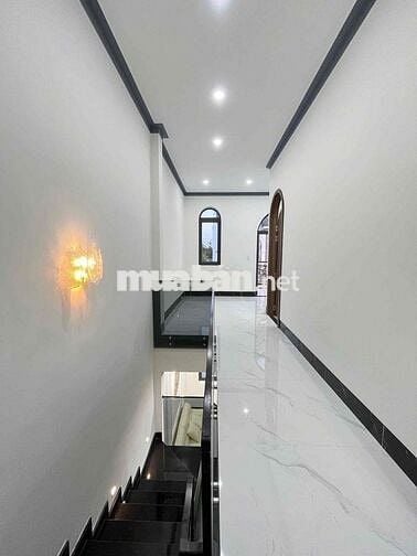 NHÀ HƯỚNG ĐÔNG NAM. HẺM Ô TÔ VINMART PHẠM THÁI BƯỜNG👉NHÀ MÁI THÁI MỚI