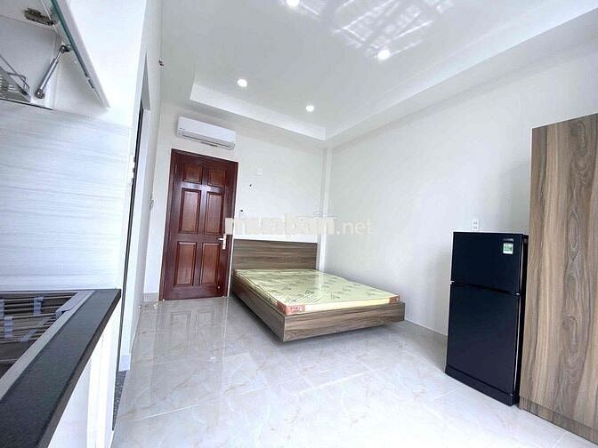 Cho thuê phòng THANG MÁY ngay Nguyễn Trãi Q1 gần TAKASHIMAYA 27m2