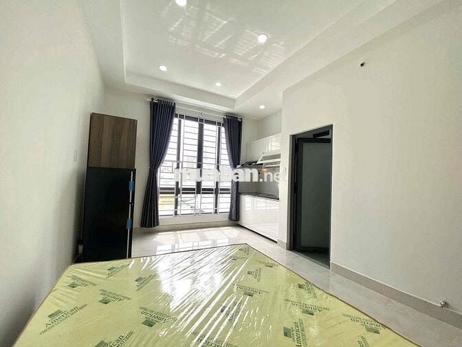 Cho thuê phòng THANG MÁY ngay Nguyễn Trãi Q1 gần TAKASHIMAYA 27m2